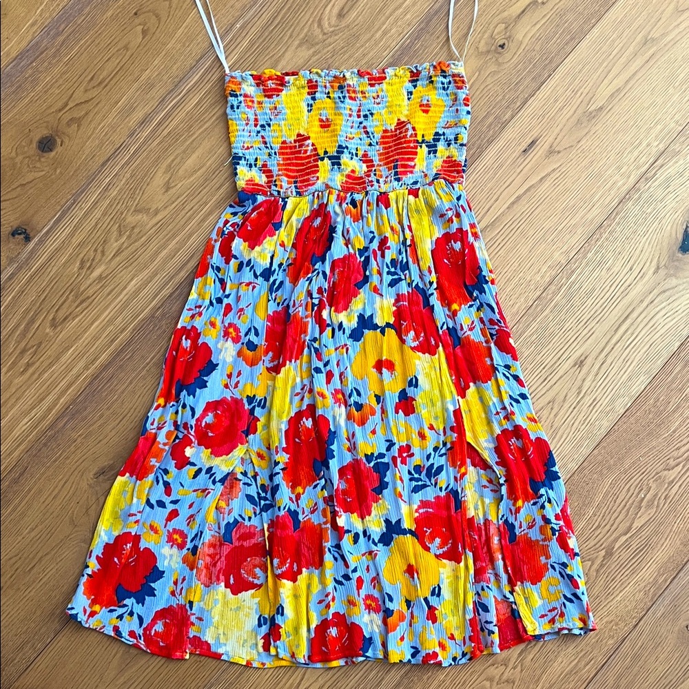 Lulu’s floral strapless smocked dress size medium